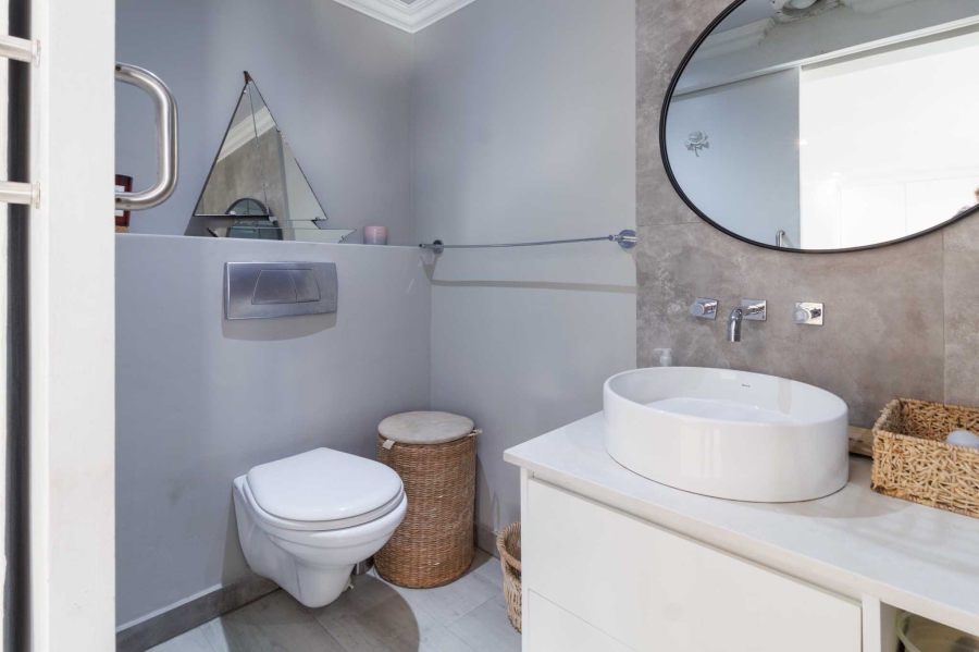To Let 2 Bedroom Property for Rent in Sea Point Western Cape